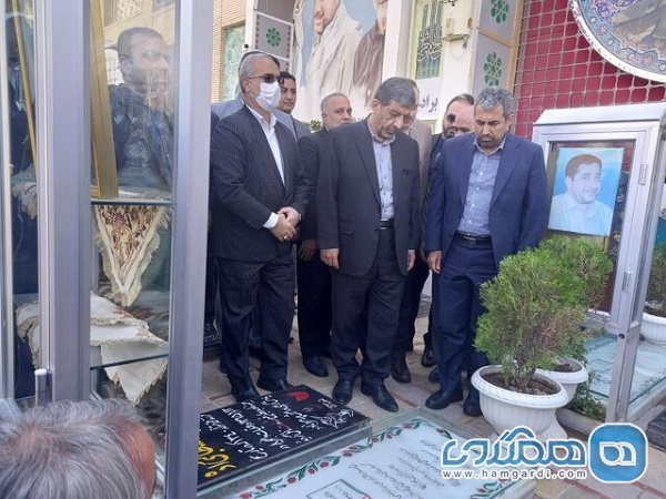 سخنان وزیر میراث فرهنگی کشور در حاشیه حضور در گلزار شهدای کرمان و ادای احترام به مقام شامخ شهیدان 